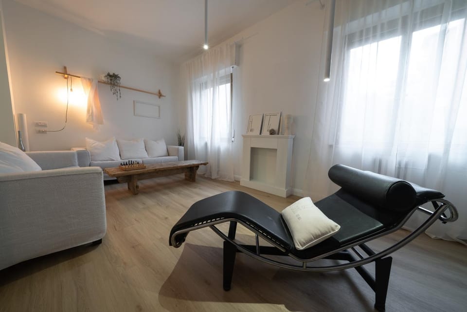 12 living Apartment in Marche