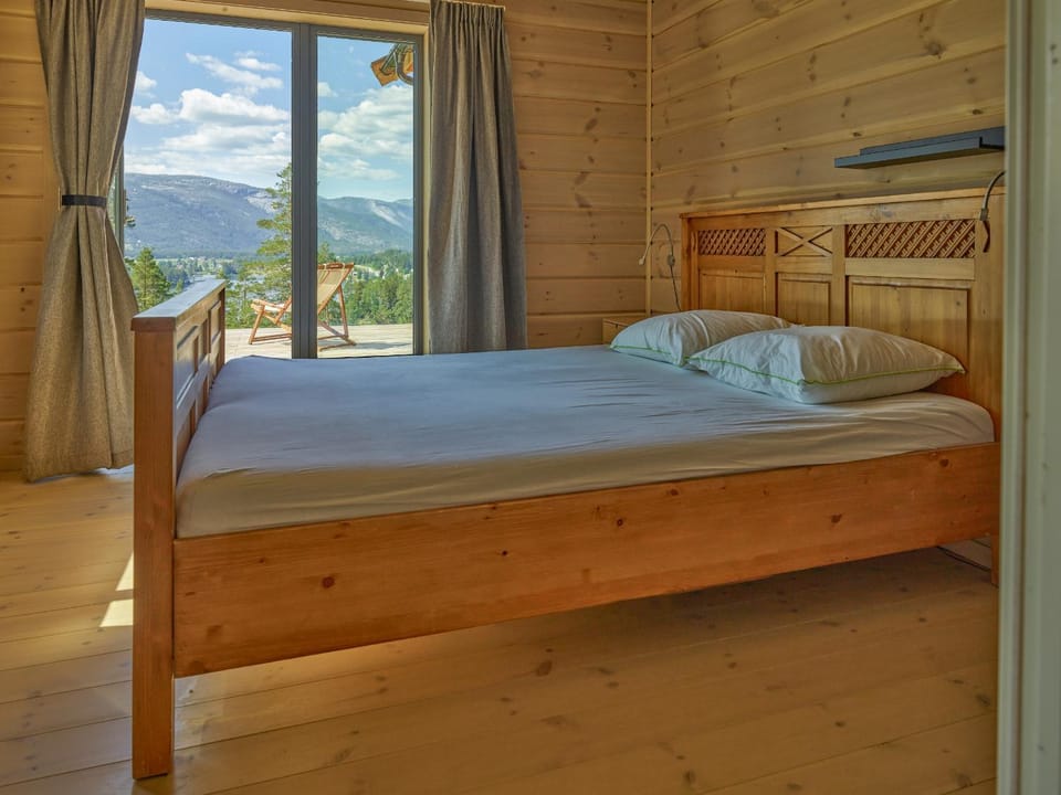 Bed, Bedroom, Mountain view