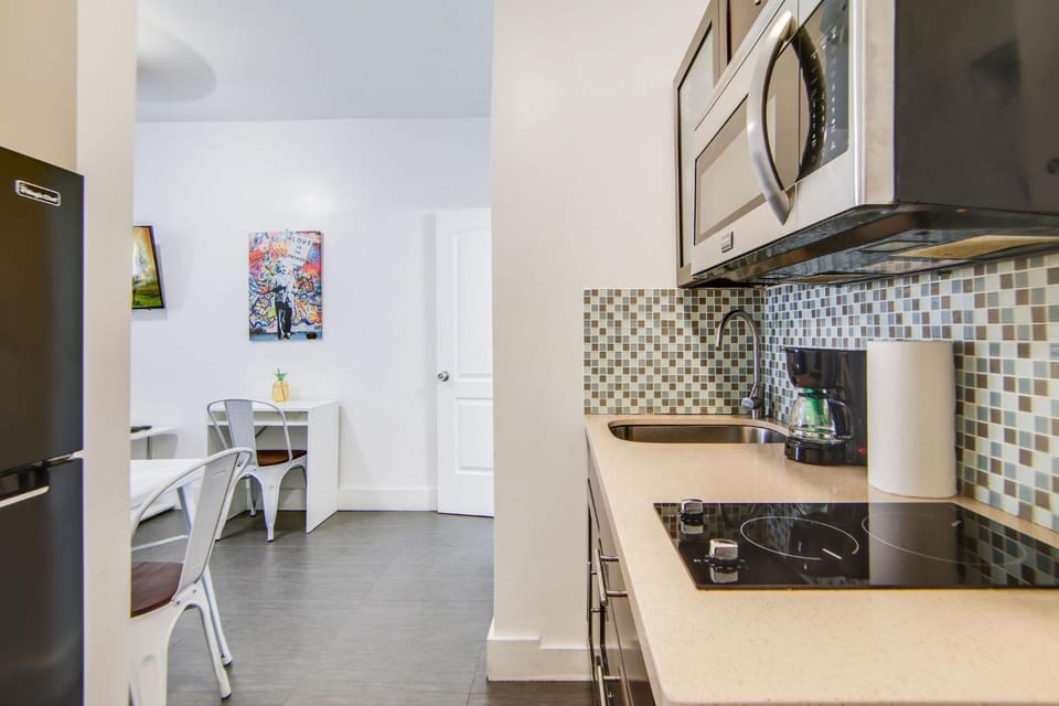 Cozy South Beach 1BR Apt Near Beach & Ocean Drive Apartment in Flamingo Lummus