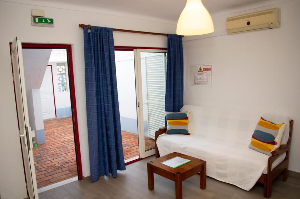 Living room, Inner courtyard view