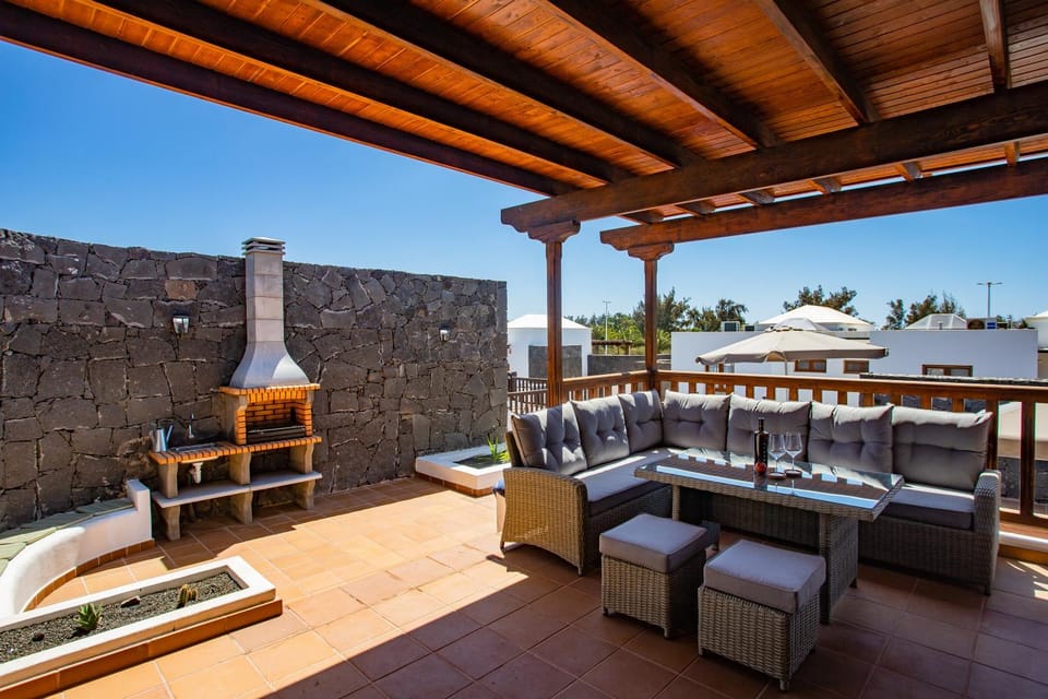 Day, BBQ facilities, Balcony/Terrace, Balcony/Terrace, Seating area, Garden view