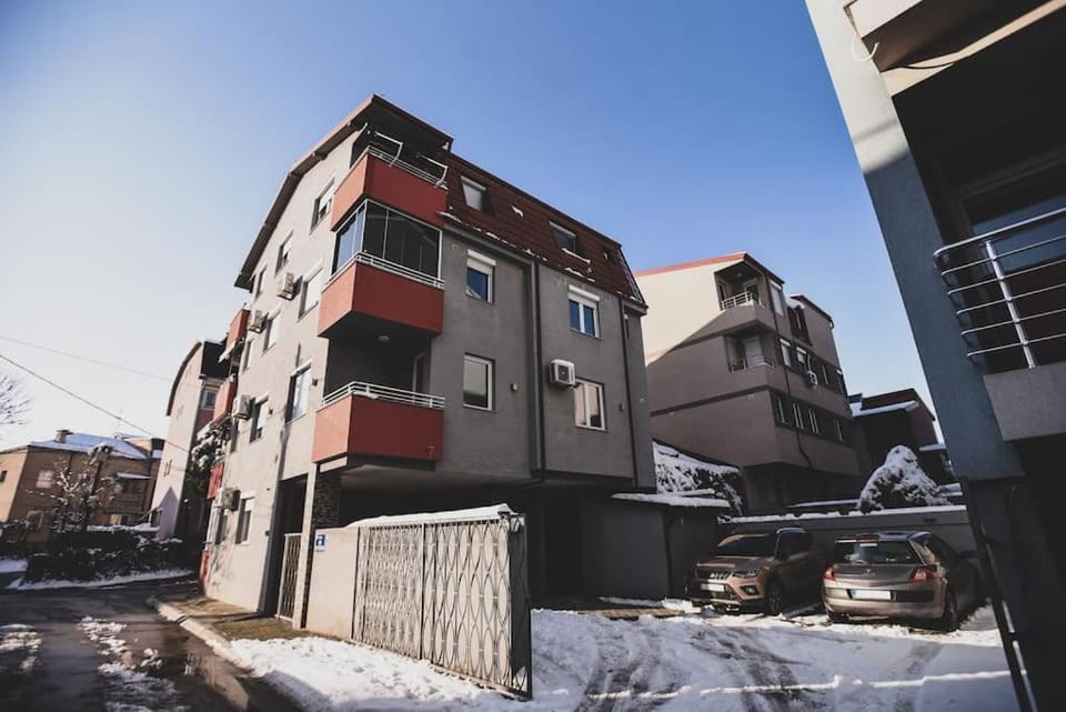Property building, Street view, Location, Parking
