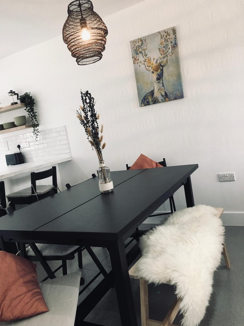 Boutique Townhouses Letterfrack Village - Entrance to Connemara National Park House in Letterfrack