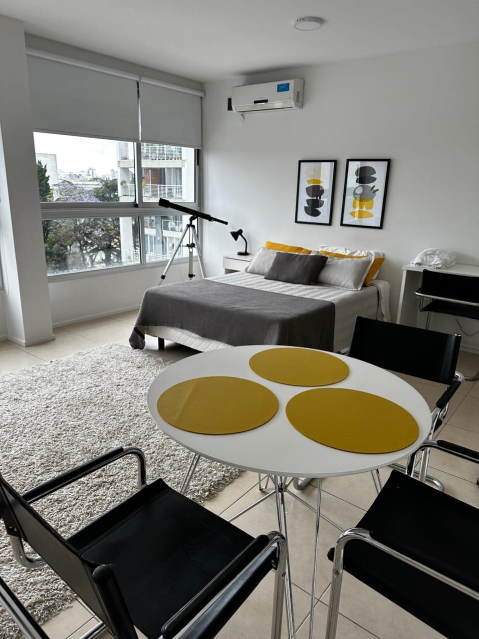 Photo of the whole room, Dining area