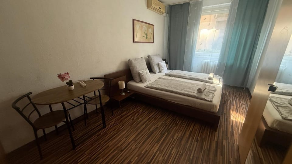 Hermina Apartmanok Victor Hugo utca Apartment in Budapest