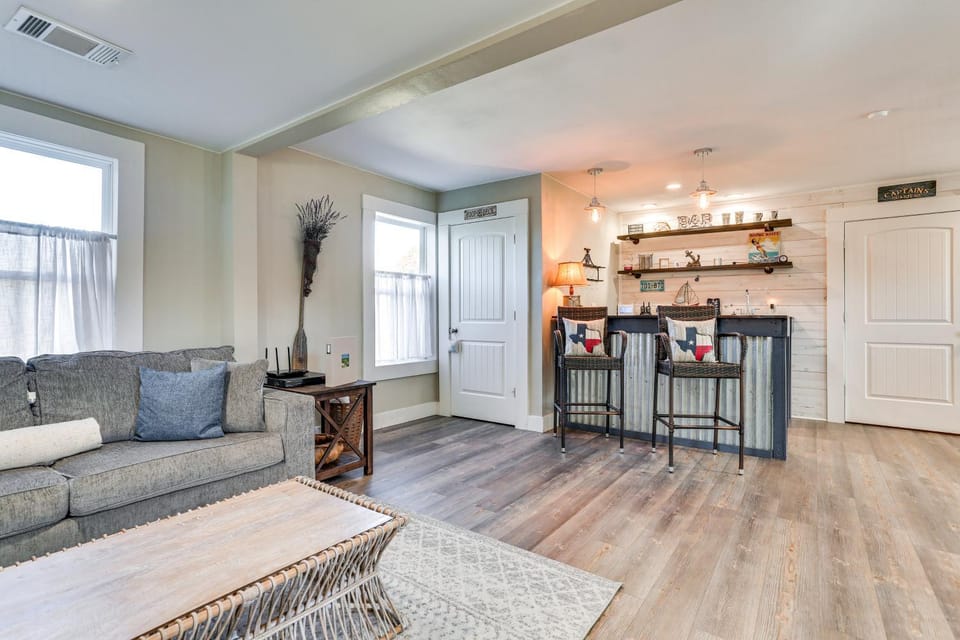 Pottsboro Home with Patio and Grill about 1 Mi to Lake! House in Lake Texoma