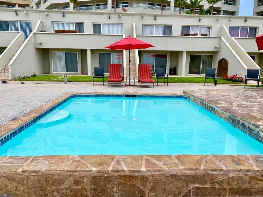 Rosarito Love “La Jolla” Hot Tub and Pool Apartment in Rosarito