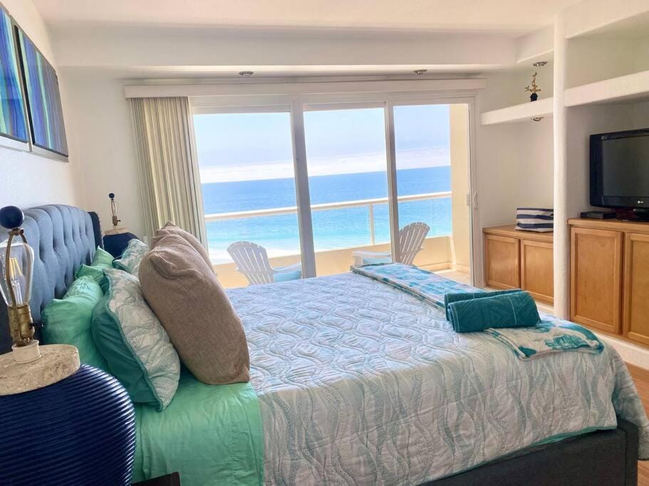 Rosarito Love “La Jolla” Hot Tub and Pool Apartment in Rosarito