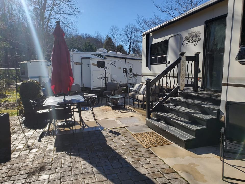Jolene Campground/ 
RV Resort in Sevier County