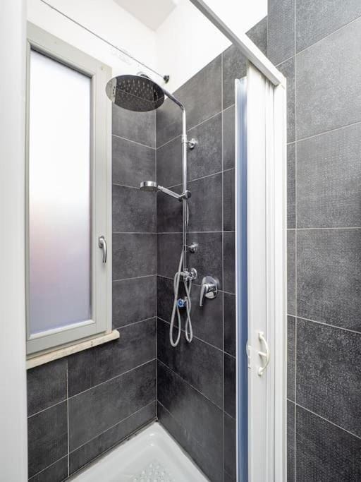 Comfort Business Suite, Wi-fi & 3 stops from Duomo Apartment in Milan