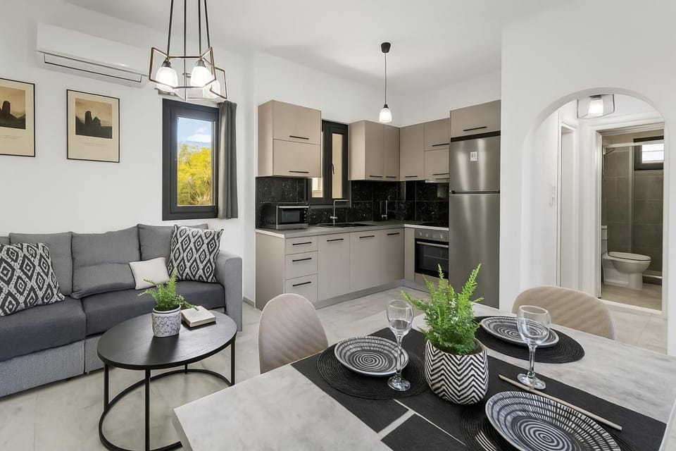 Kitchen or kitchenette, Living room, Dining area