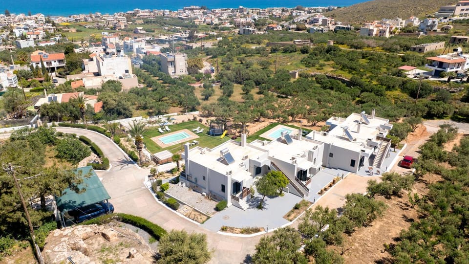 Property building, Neighbourhood, Natural landscape, Swimming pool