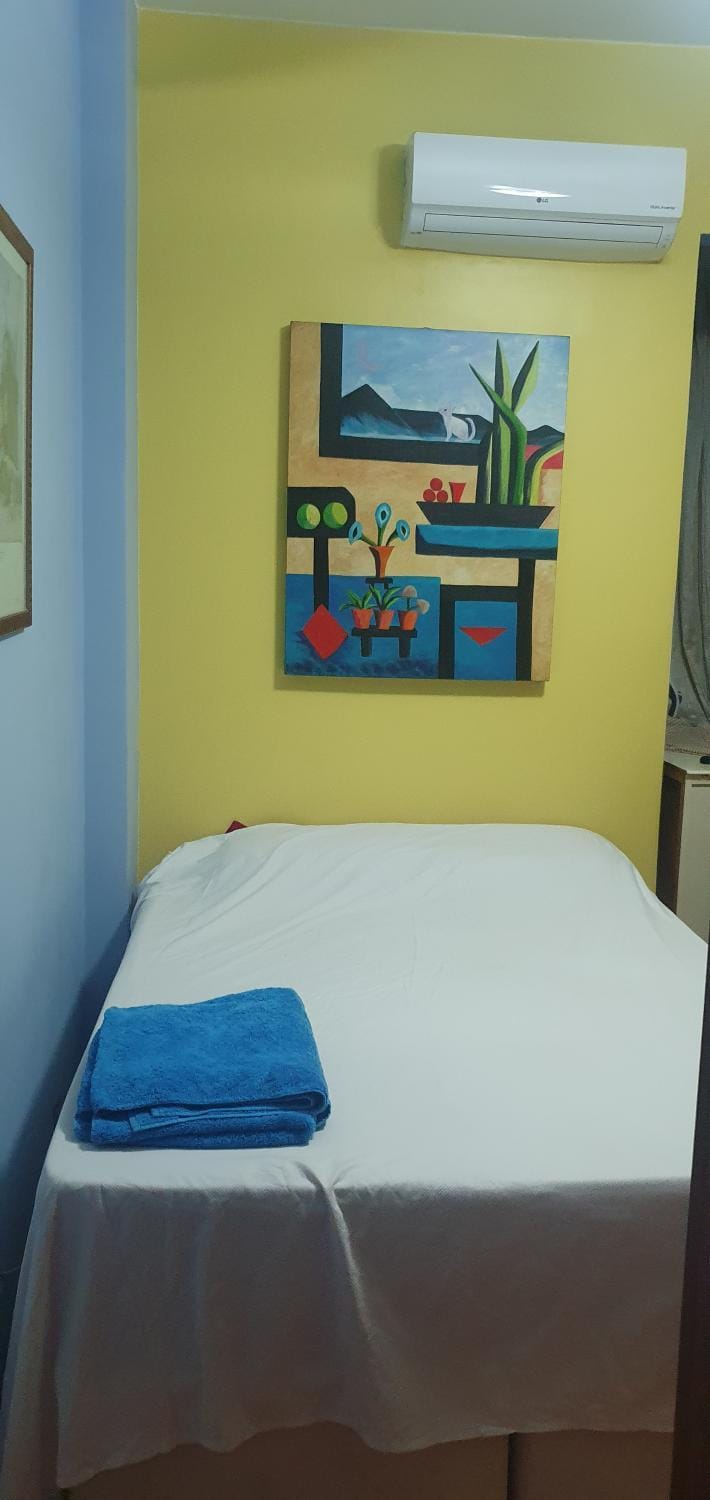 Bedroom, air conditioner