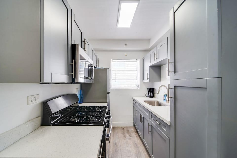 Fun & Value Ocean Dr, South Beach, Steps to Beach Apartment in Flamingo Lummus