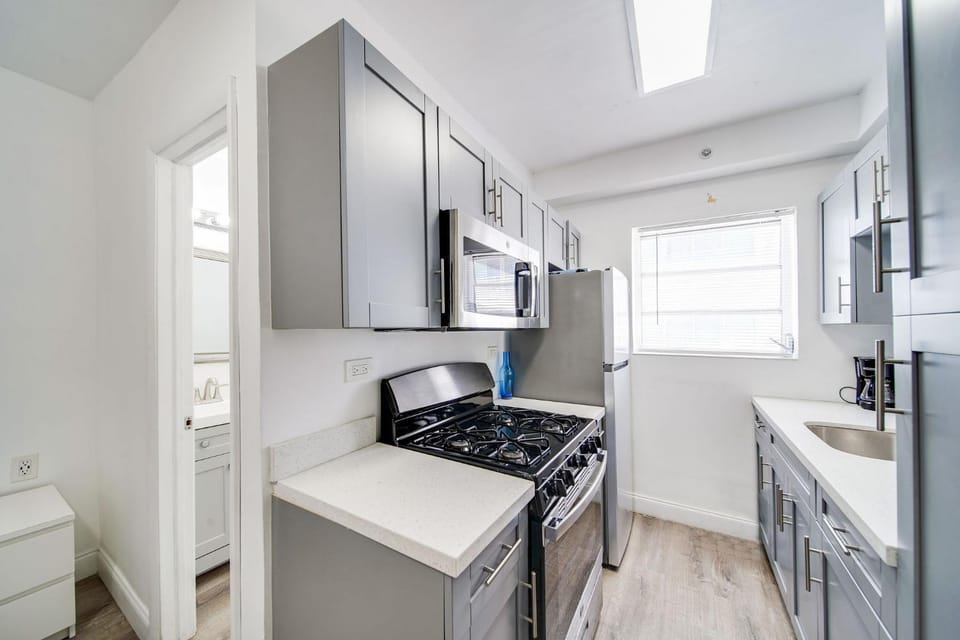 Fun & Value Ocean Dr, South Beach, Steps to Beach Apartment in Flamingo Lummus