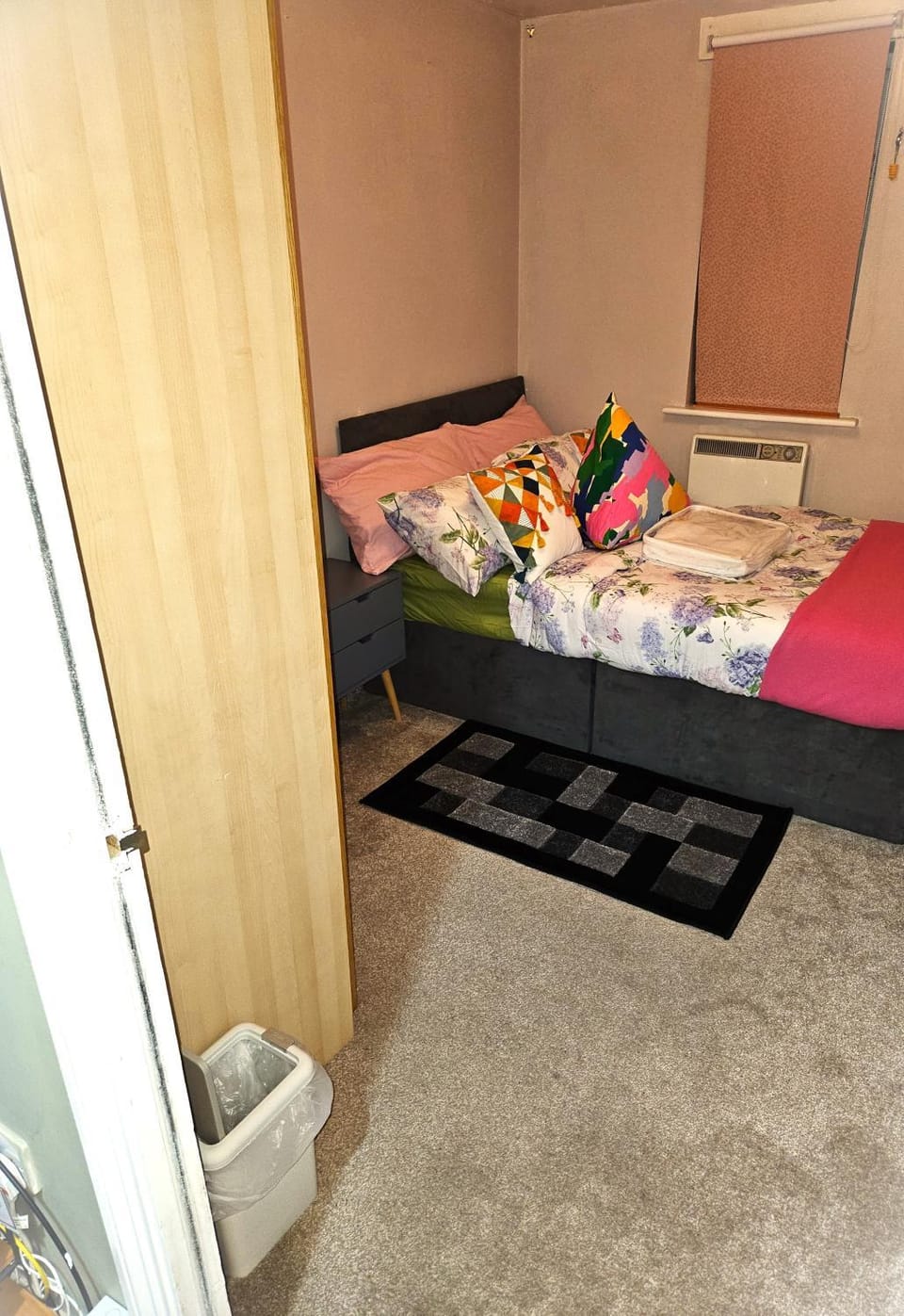 Bed, bunk bed, towels