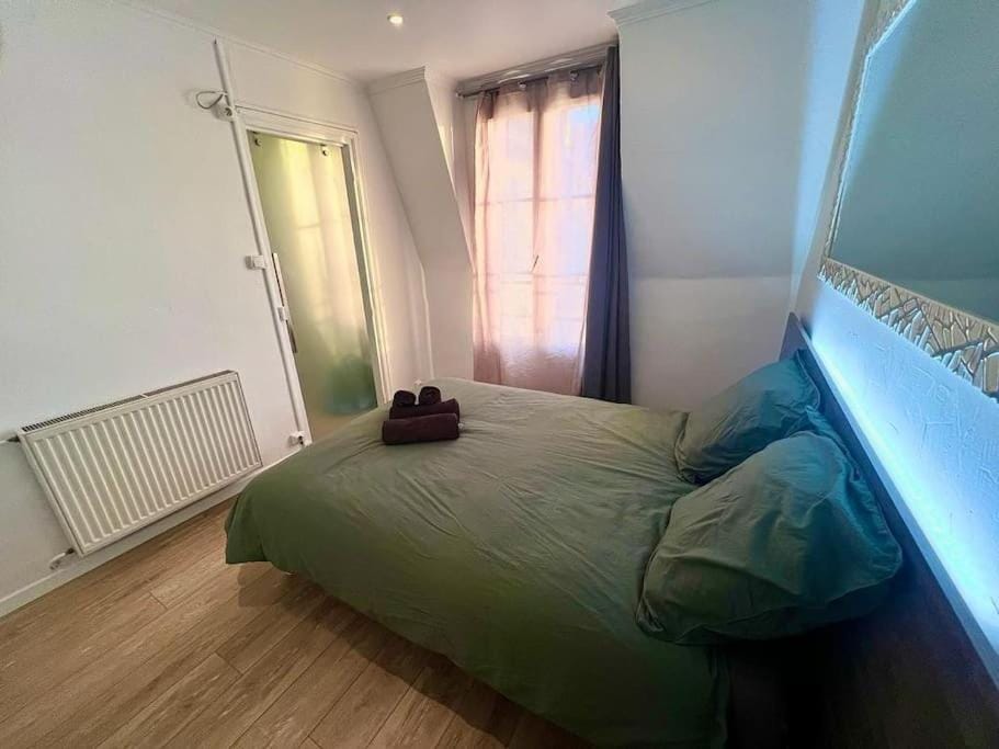 Charmant appartement près de Paris - L'Inaya Apartment in Île-de-France