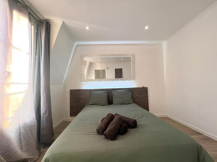 Charmant appartement près de Paris - L'Inaya Apartment in Île-de-France