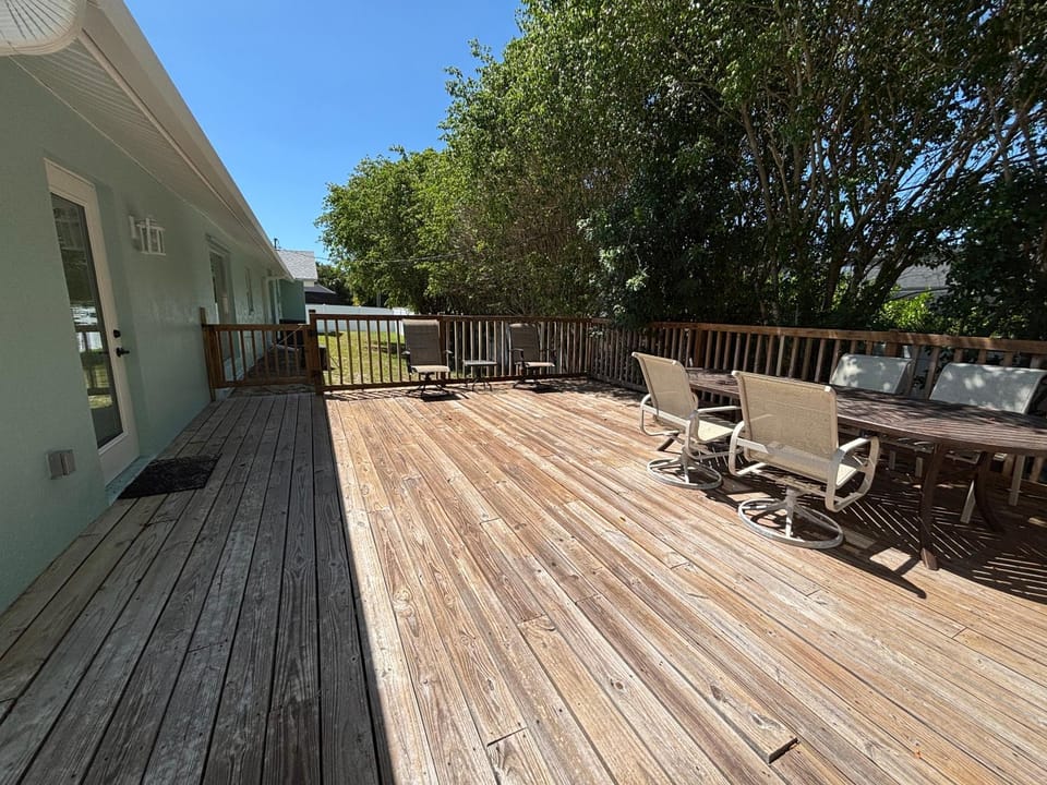 Octopus Perfect Location On Pond 3 Mile To Gulf Beach House in North Naples