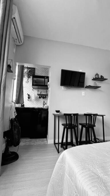 Communal lounge/ TV room, Bed, TV and multimedia, Kitchen or kitchenette, minibar, air conditioner