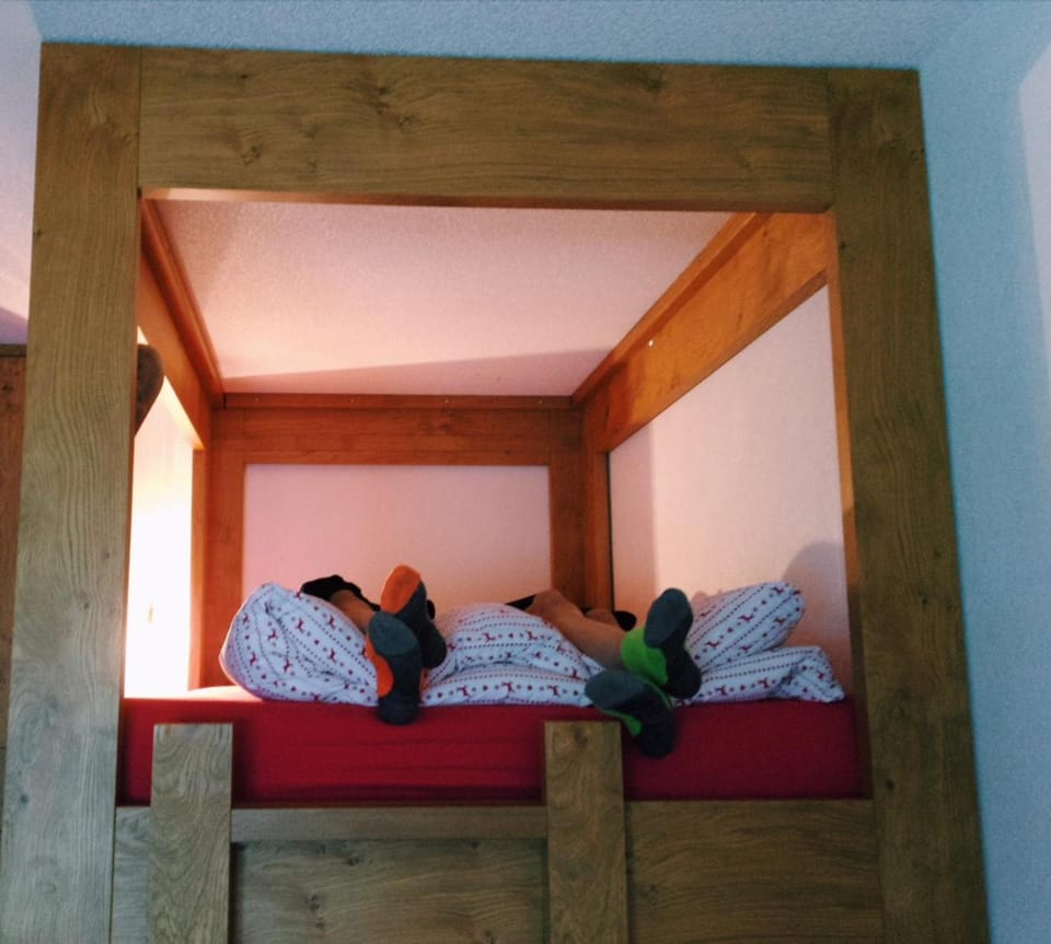 bunk bed