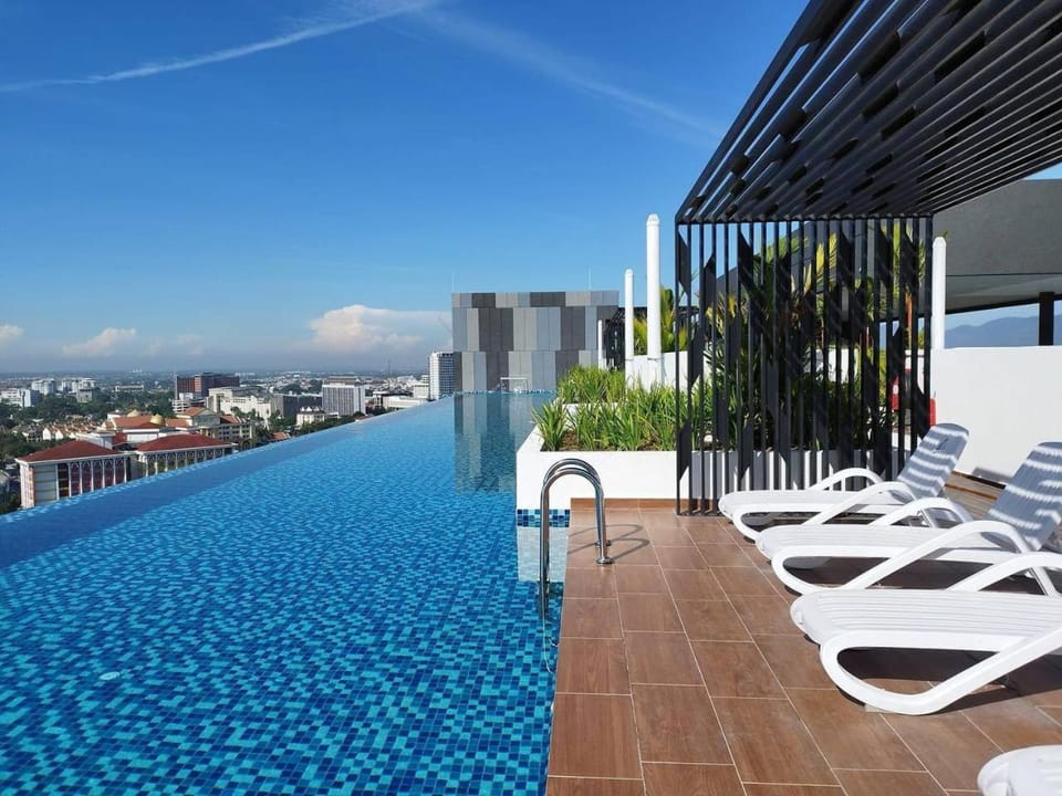 Day, View (from property/room), City view, Pool view, Swimming pool