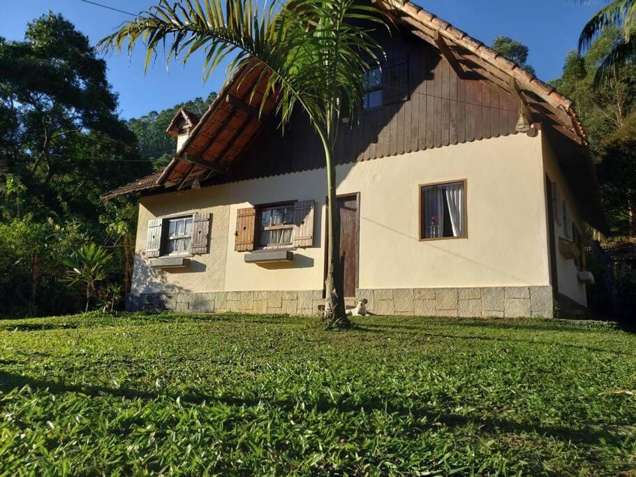 Casa Chalé Caminho do Vale LEIA O PERFIL House in Nova Friburgo