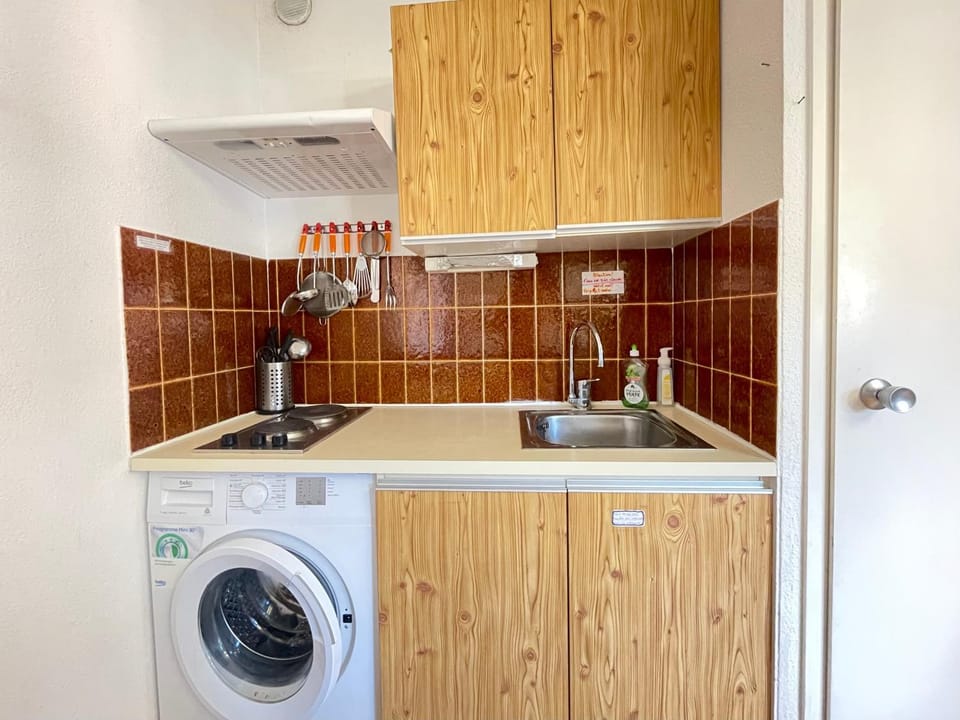Studio à 50m de la plage avec parking privé, 4 couchages à Sète - FR-1-338-549 Apartment in Occitanie