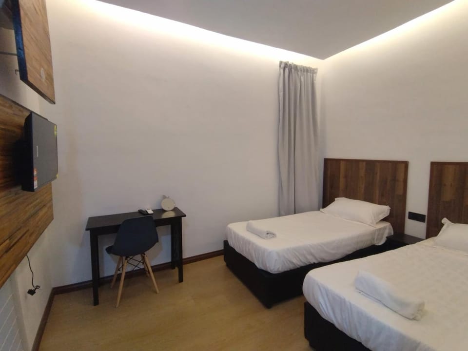 Bed, TV and multimedia, Photo of the whole room, Bedroom, hair dresser