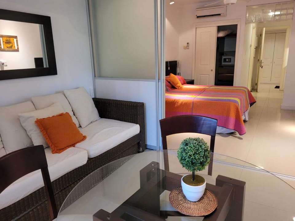 Bed, Living room, Photo of the whole room, Seating area, Dining area, Bedroom