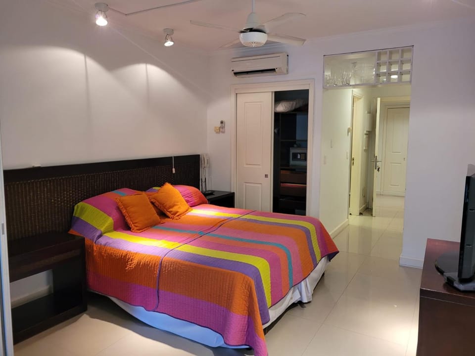 Bed, Photo of the whole room, Bedroom, safe, air conditioner