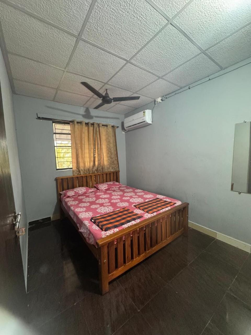 Bed, Bedroom, air conditioner