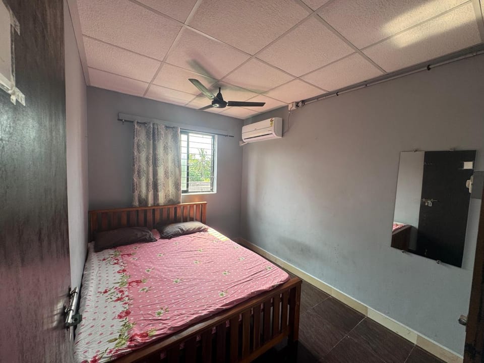 Bed, Bedroom, Family, air conditioner