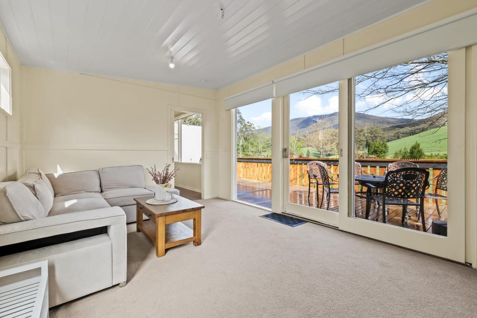 Tiny house at Gilderoy Valley Views House in Victoria