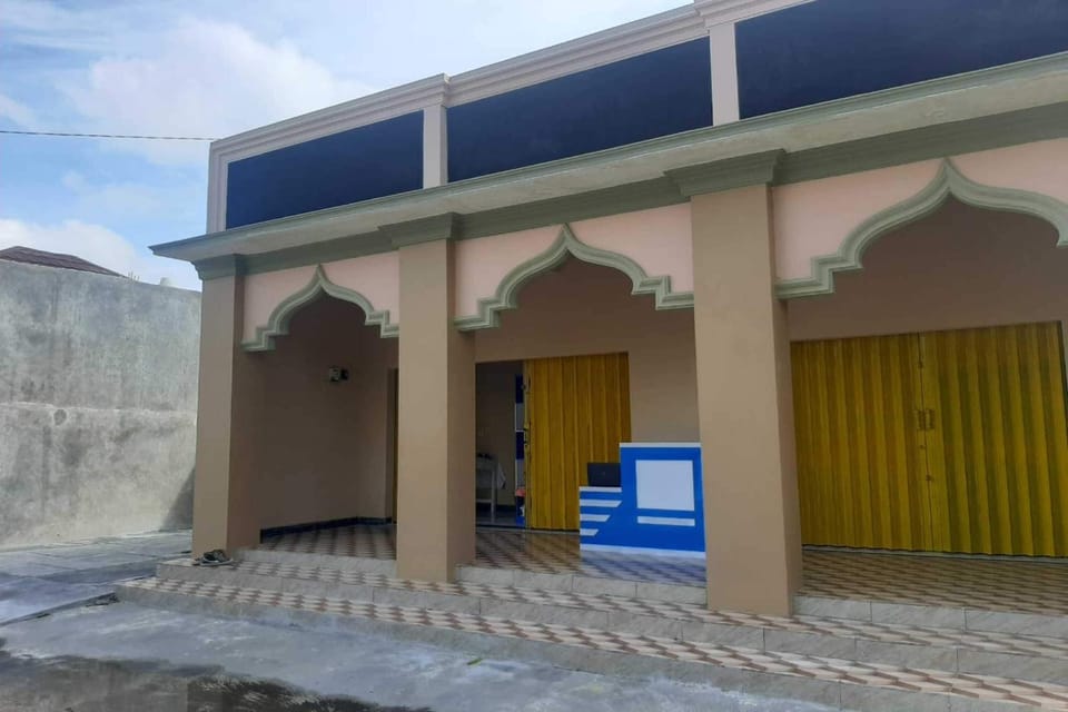 Facade/entrance