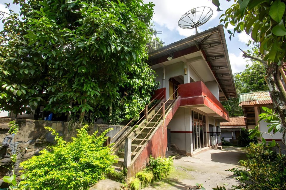 Facade/entrance