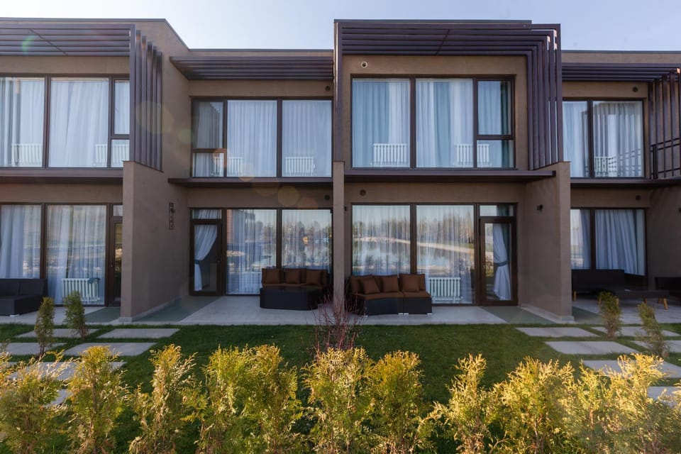 Property building, Garden, Garden view