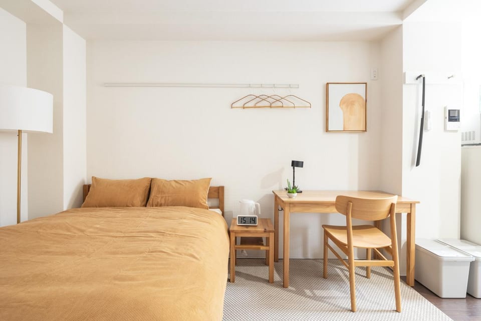 Bed, Living room, Photo of the whole room, Seating area, Dining area, Bedroom, hair dresser