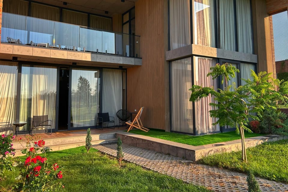 Property building, Garden view