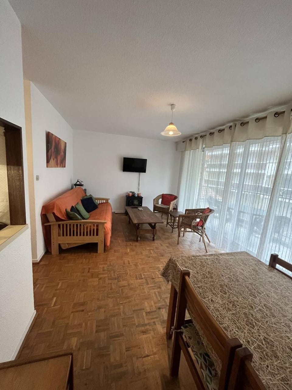 Seating area, Dining area