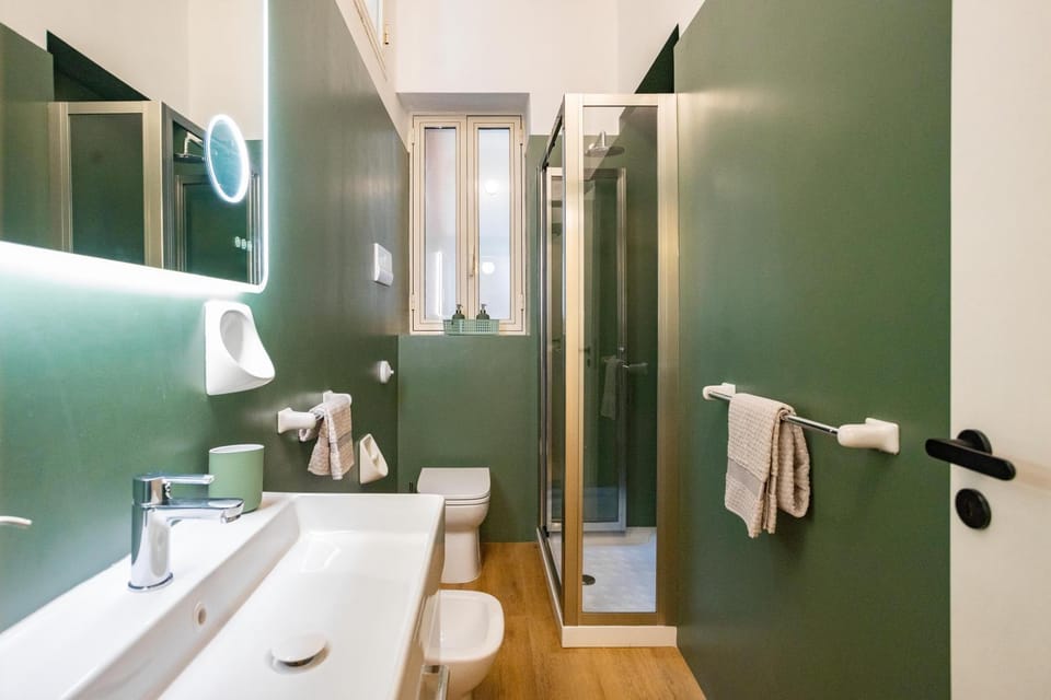 Shower, Bathroom, towels