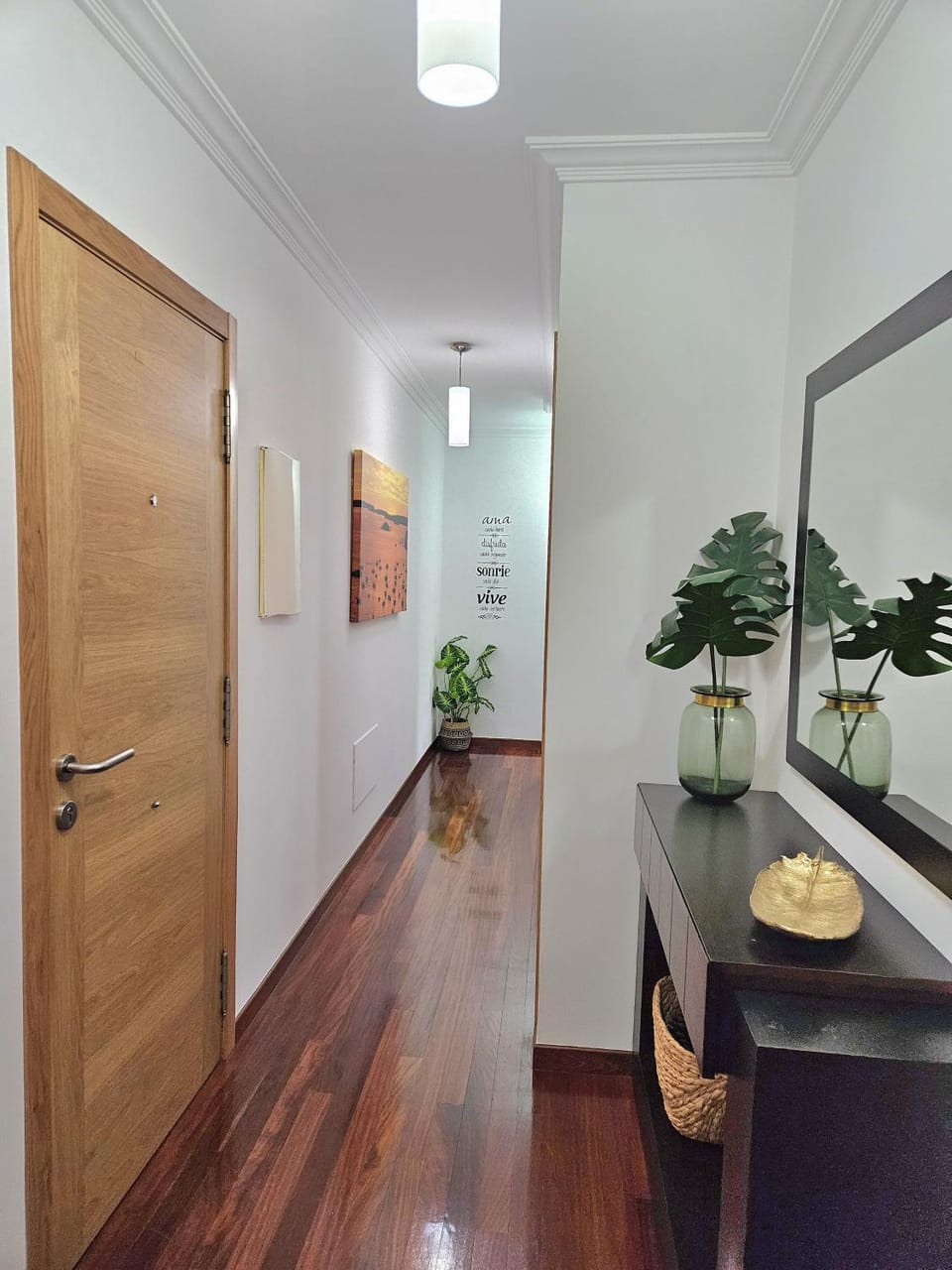 Facade/entrance, Seating area