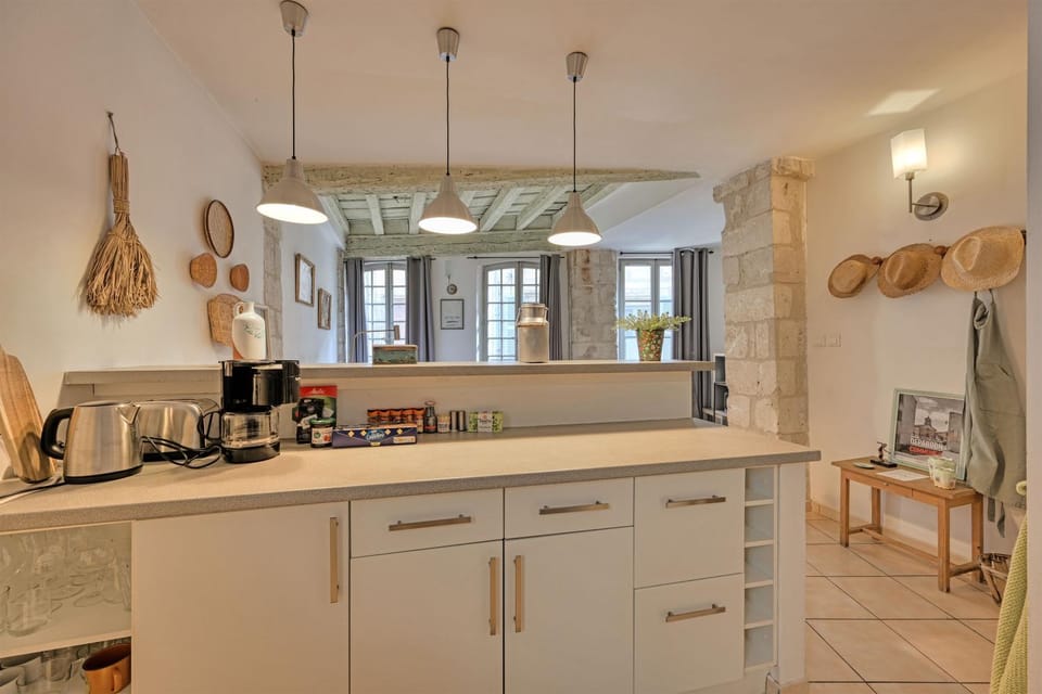 Coffee/tea facilities, kitchen