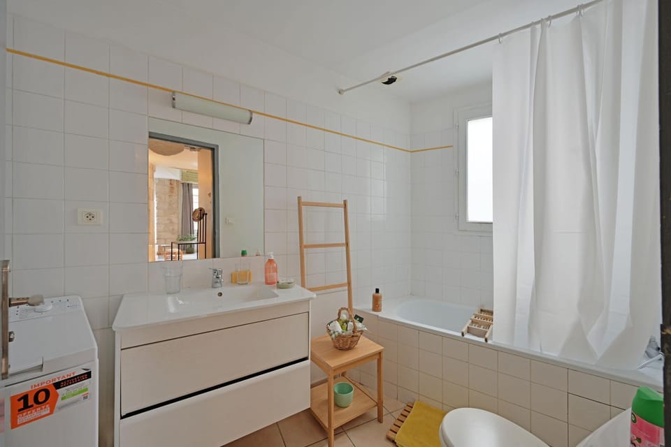 Bathroom, Bath, washing machine