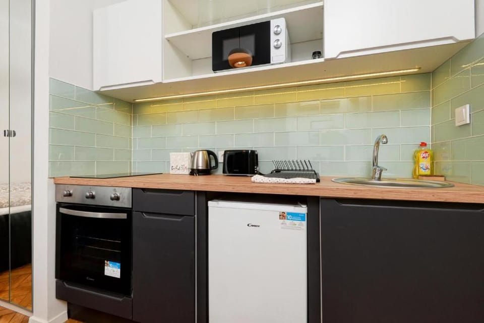 Coffee/tea facilities, Kitchen or kitchenette, minibar, oven, stove, toaster