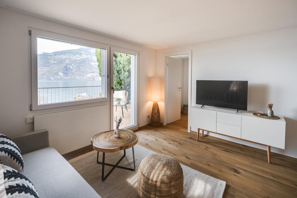 TV and multimedia, Living room, Lake view, Mountain view