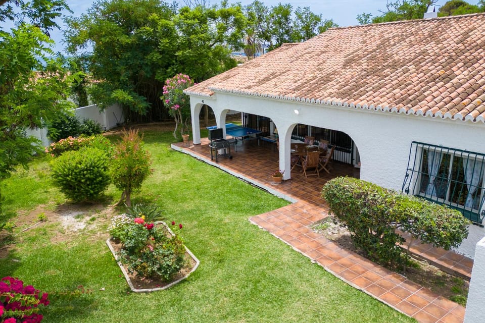 Family villa with garden next to the beach Villa in Costa del Sol