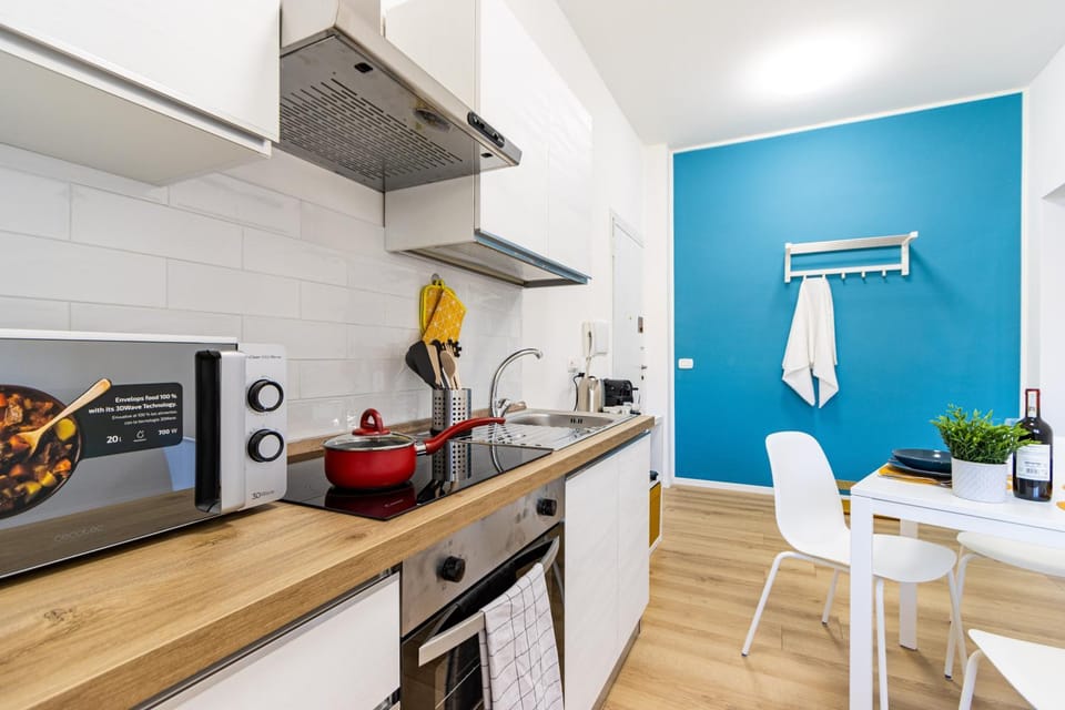 Kitchen or kitchenette, Dining area, minibar, pet friendly, stove, toaster