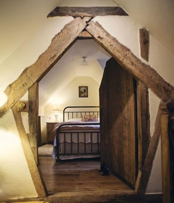 Long Cover Cottage House in Malvern Hills District