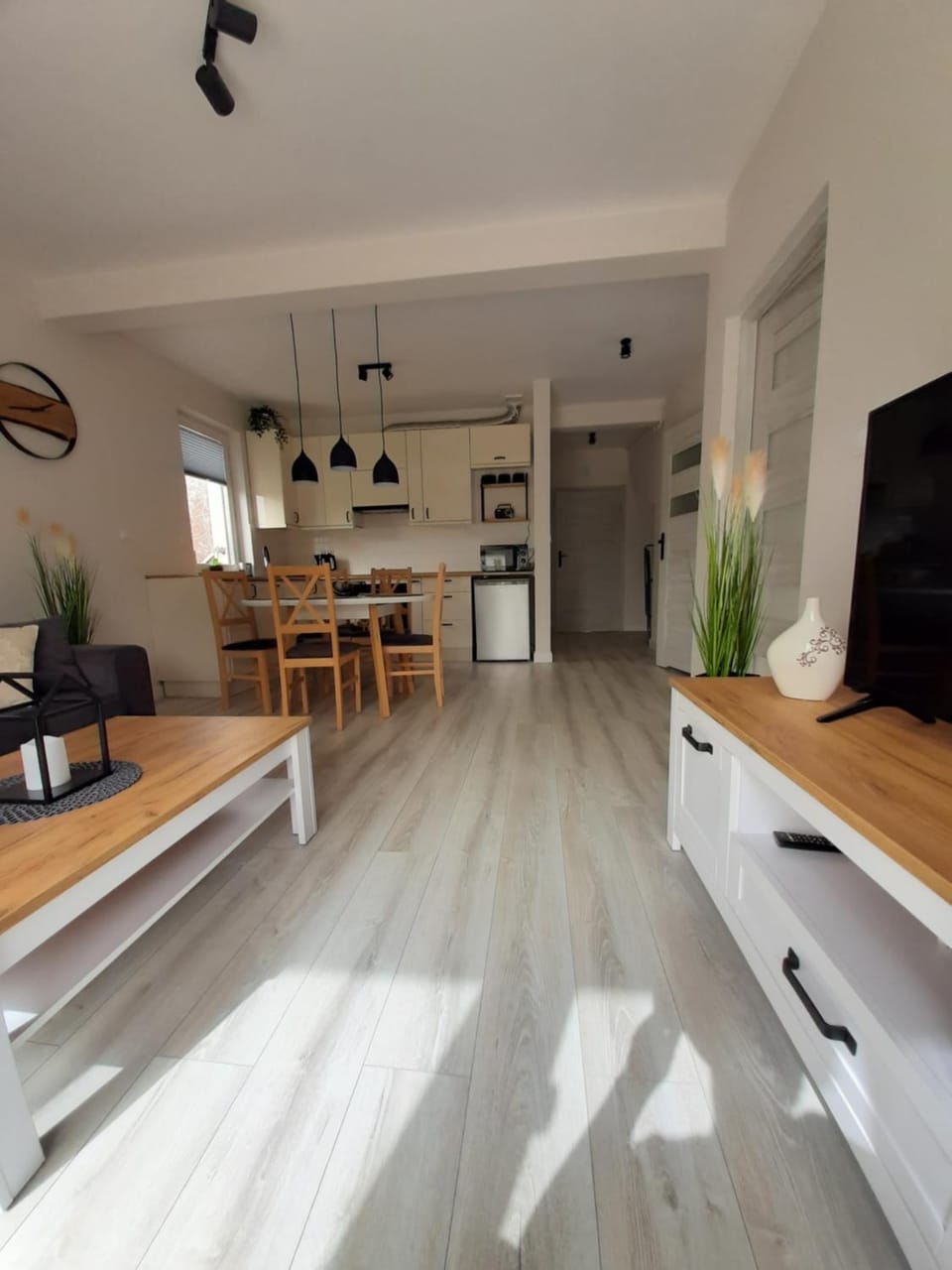 Kitchen or kitchenette, Living room, kitchen